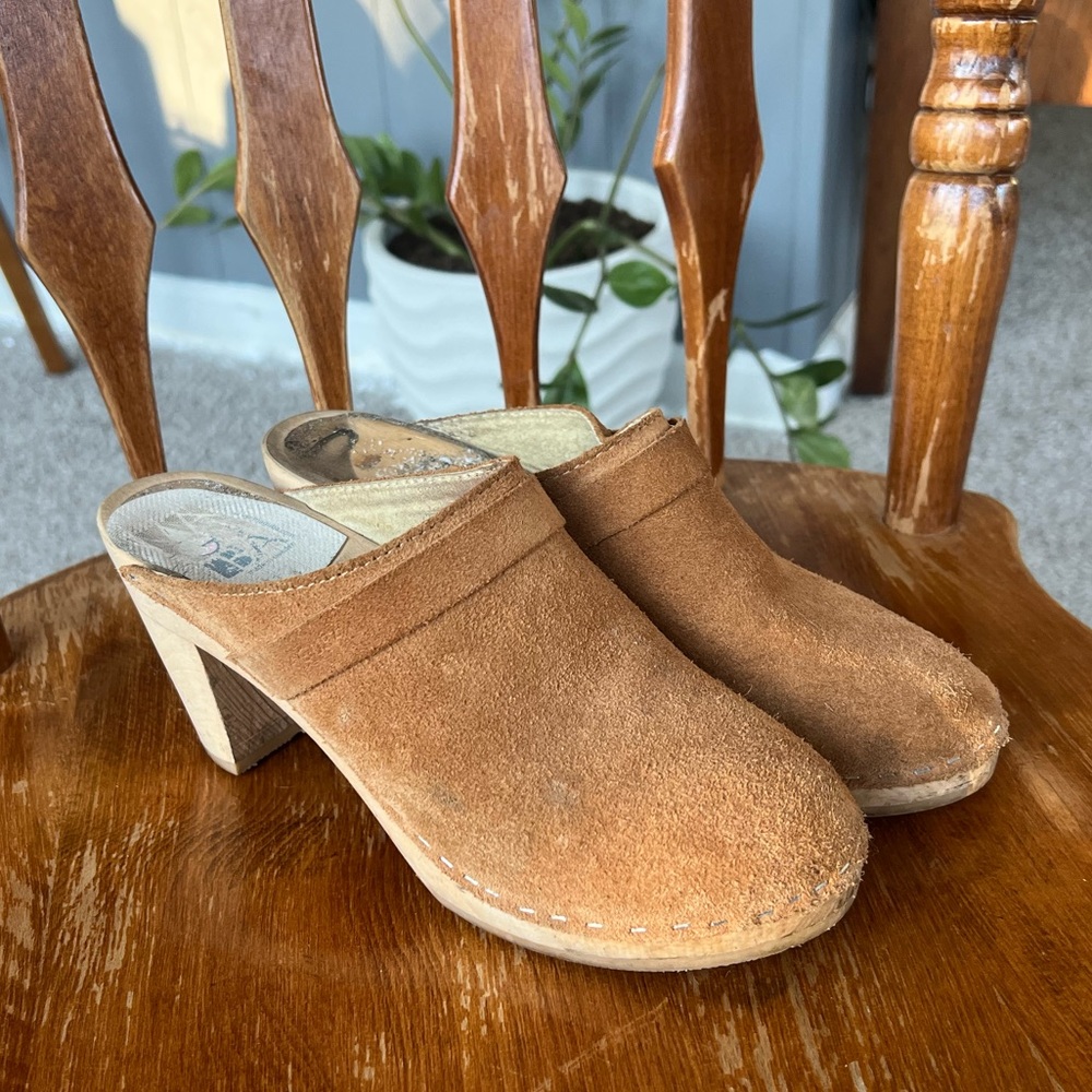 Tan Suede Maguba Clogs